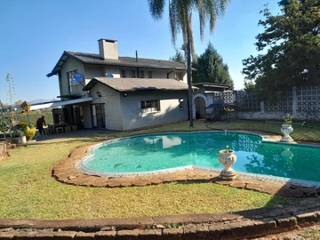 6 Bedroom House