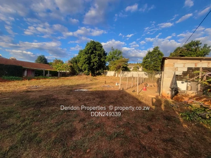 2100 m² Quinnington Stand, Harare North — With Garage