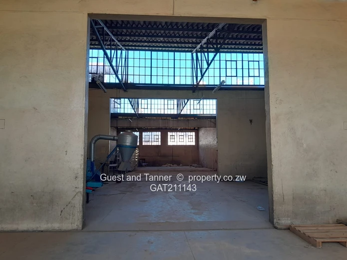 742 sqm Waterfalls Warehouse & Factory for rent