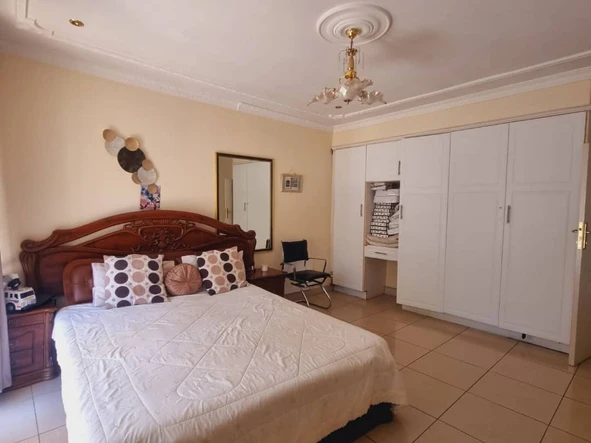 9 Bedroom House