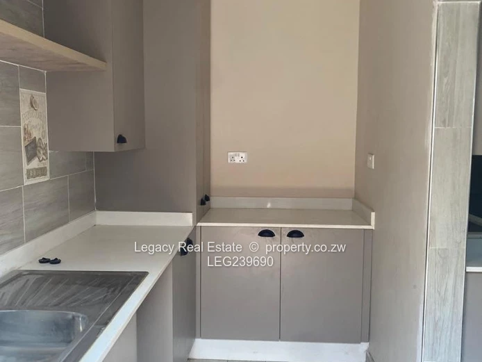 Modern 4-Bedroom Townhouse In Secure Marlborough Complex