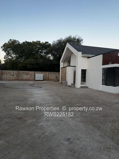 Borrowdale Pomona 3 Beds Clusters for Sale