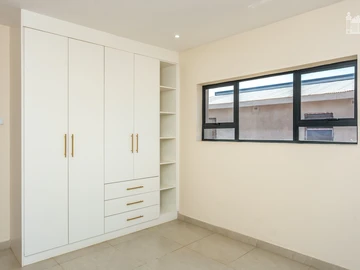 7 Unit Townhouse Complex