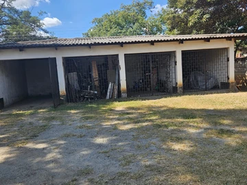 2 Bedroom Flat & Apartment