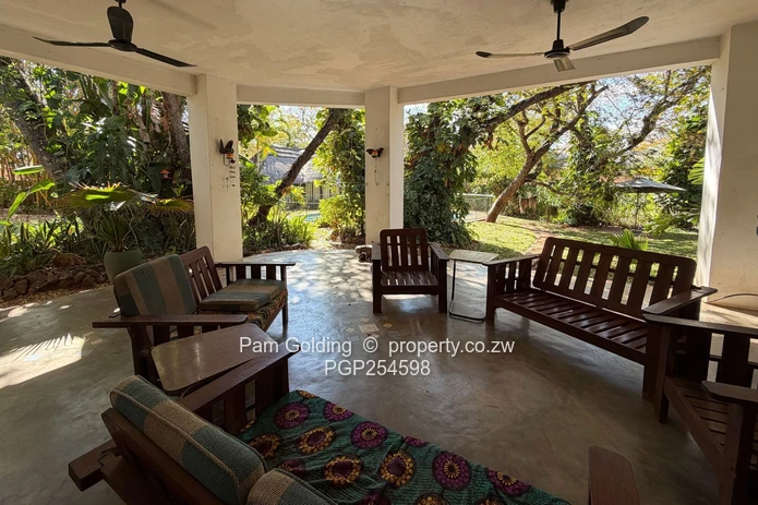 Stunning Property in Old Victoria Falls