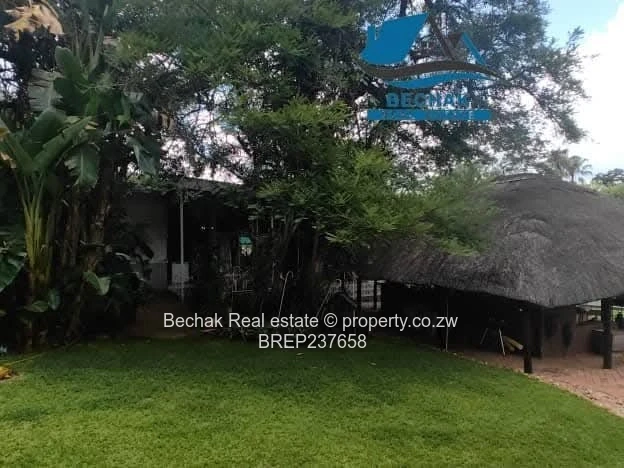 Hillside 4-Bed Home - Pool, Borehole & Private Tennis