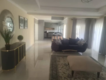 5 Bedroom Garden Flat