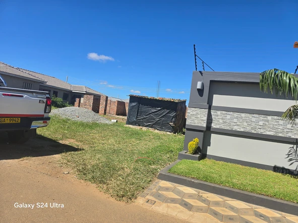 incomplete 4beds house at window level in ashdon pari on 540sqm.ready for deeds,65k