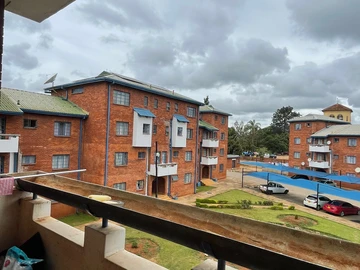 2 Bedroom Flat & Apartment