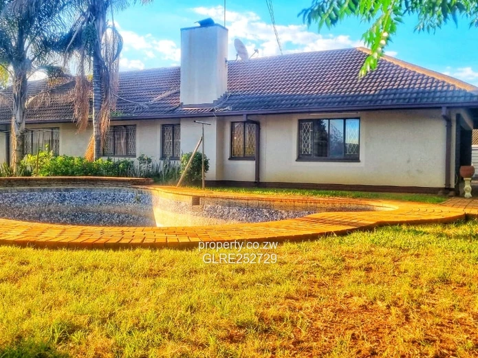 Avonlea 3-Bed, 2-Bath Home with Pool & Ample Parking