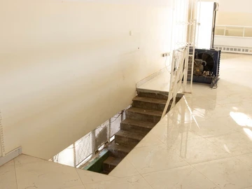 2 Bedroom Flat & Apartment