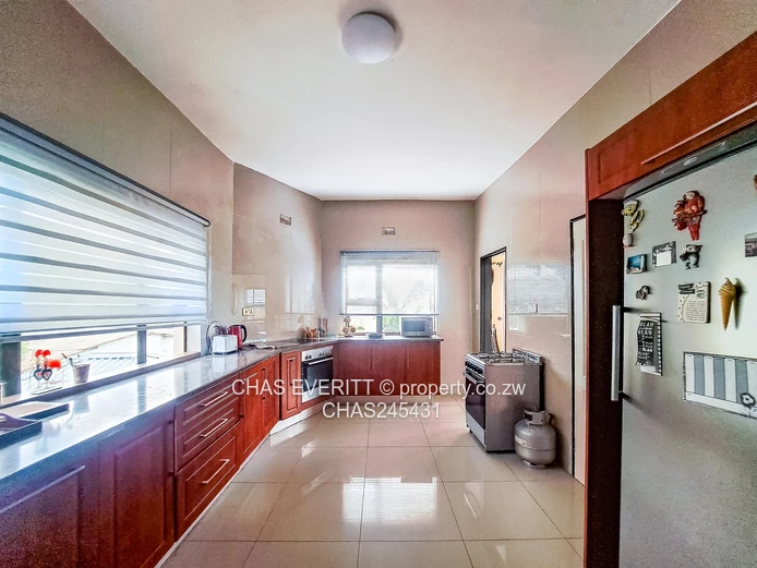 Fully Furnished Six Bedroomed House In Emerald Hill