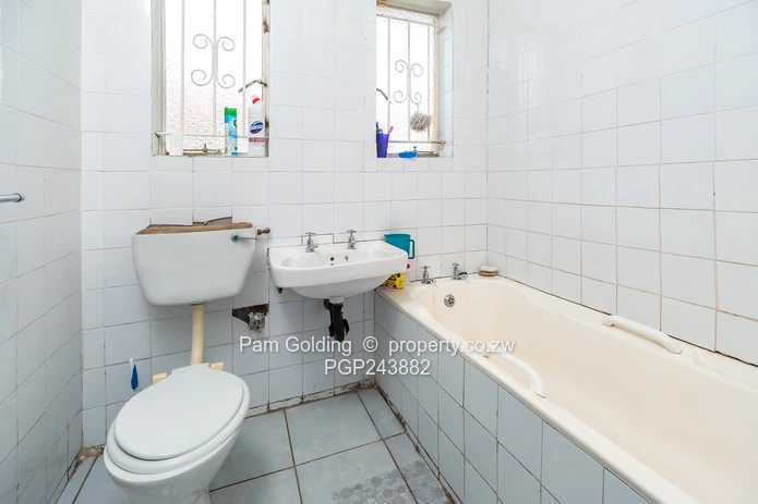 Family Home with Cottage (Sole Mandate)