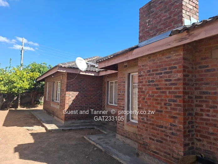 3-Bedroom house In Mainway Meadows
