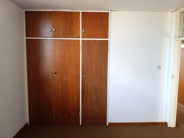 2 Bedroom Flat & Apartment
