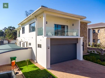 Magnificent Modern Townhouse!