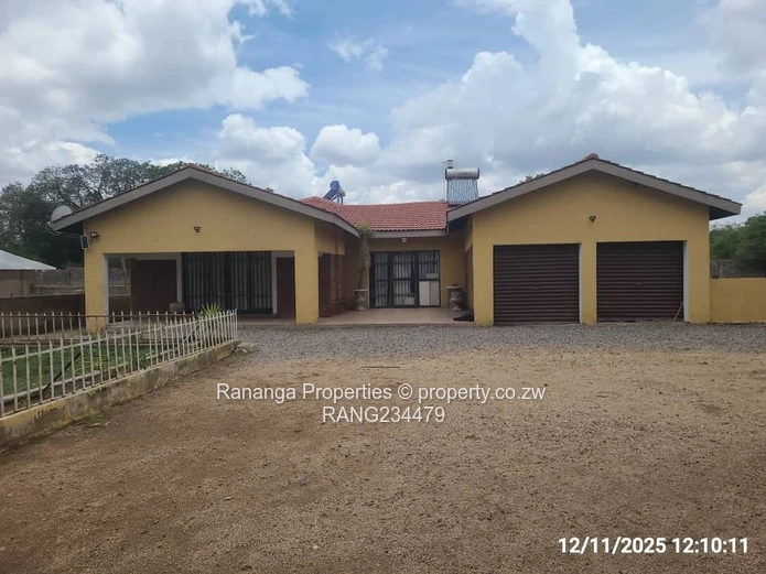 Richmond – Spacious Family Home on 1 Acre | $135,000