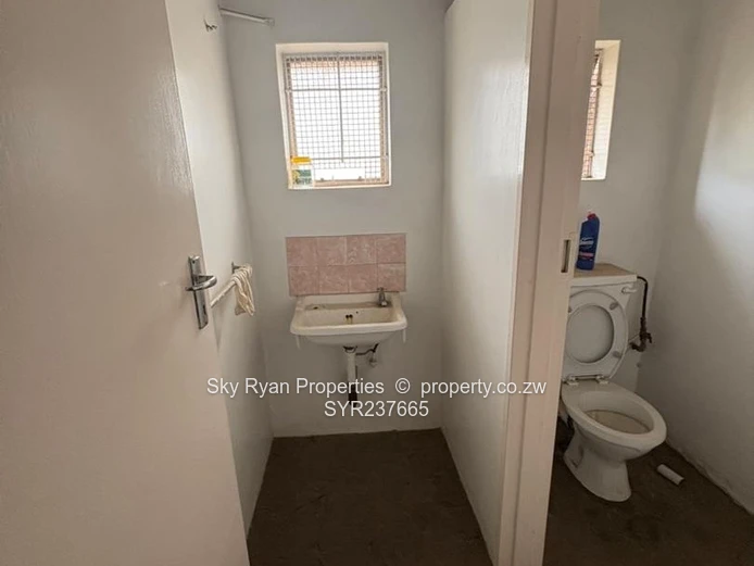 Msasa Industrial Warehouse To Rent