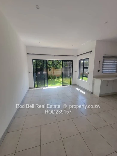 Bright 2-Bed, 2-Bath Townhouse w/ Garden & Parking — Mandara