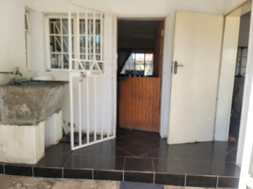 3 Bedroom Garden Flat