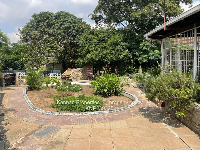 Breaside 1562 S/mtrs for sale 