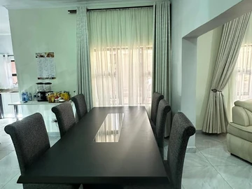 3 Bedroom Flat & Apartment