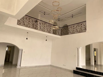 4 Bedroom Flat & Apartment