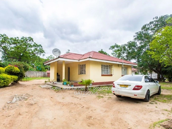 Reduced to Go! 3 Bed House For Sale In Queensdale (Sole Mandate)
