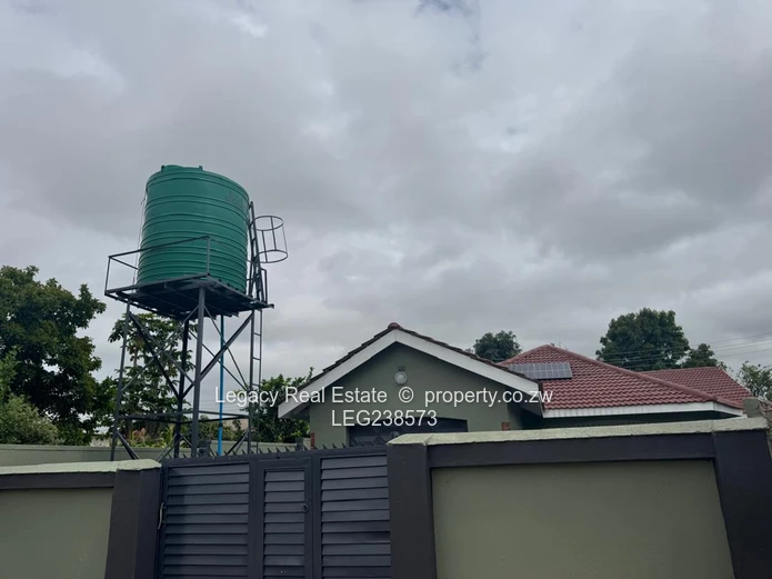 Beautiful 4-Bedroom House To Rent In New Zengeza 5