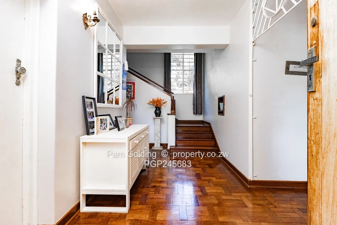 Charming Double-Storey Residence in Alexandra Park For Sale (Sole Mandate)