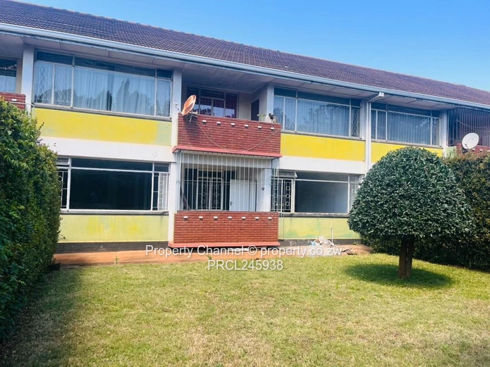 Sunlit 2-Bed Avondale Flat - Bay Window & Wooden Floors