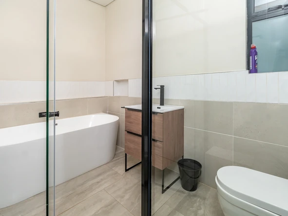 3 Bedroom Flat & Apartment