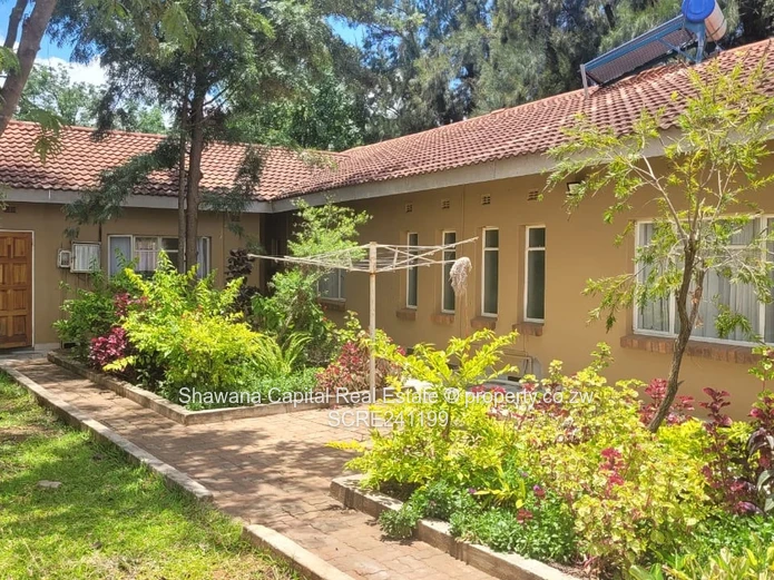 Luxurious 4 House In Norton, Nharira (Sole Mandate)