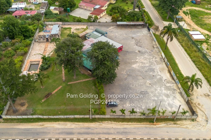 Commercial building for sale