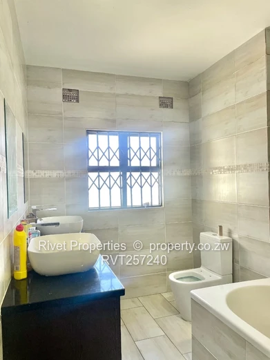 Corner 4BR Manresa Home with Borehole & Modern Kitchen