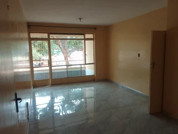 2 Bedroom Flat & Apartment