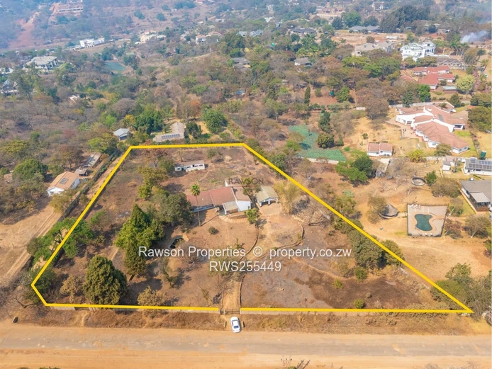 Development Plot & 4-Bed Home on 8,300 m2, Philadelphia