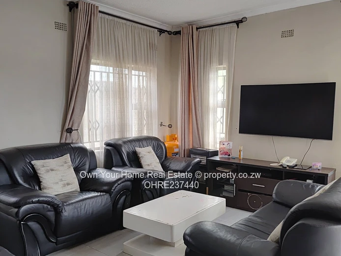Zengeza 4 ext house for sale 