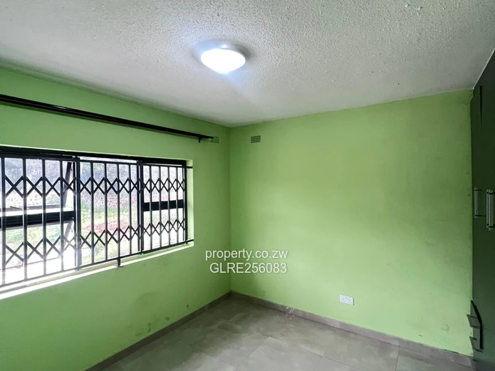 Newly Renovated 4-Bed Flat Bluff Hill - Borehole Included