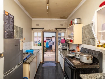 3 Bedroom Flat & Apartment