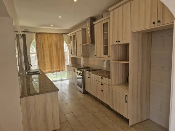 6 Bedroom House