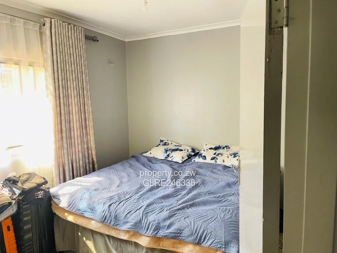 Exposed-brick 2-Bed Cottage in Waterfalls — Borehole & Driveway