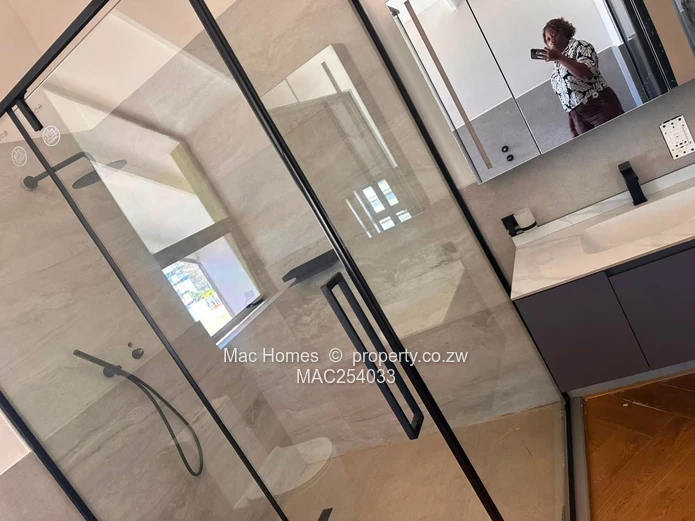 Spacious 4-Bed Furnished Glen Lorne Flat with Pool