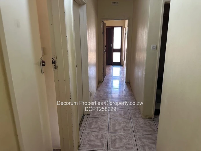 Mandara: 3-Bed Home on 4000m² with Pool & Borehole (Sole Mandate)