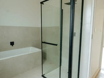 5 Bedroom Garden Flat