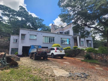 6-Bedroom Home in Greystone Park