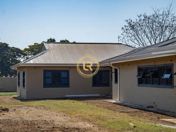 6 Bedroom House