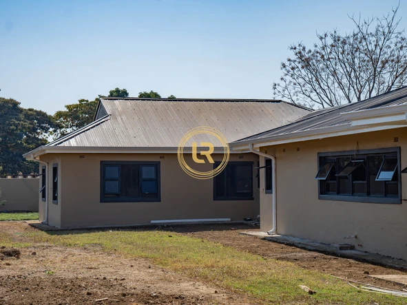 6 Bedroom House
