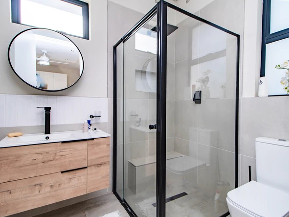 3 Bedroom Flat & Apartment