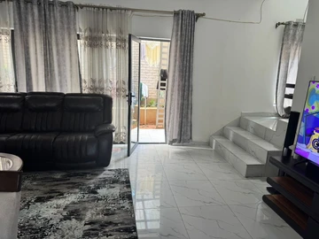 3 Bedroom Flat & Apartment